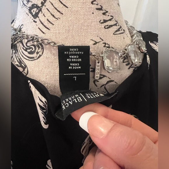 0782 White House Black Market Sleevless Feather Shell Top Size Medium - Picture 6 of 12